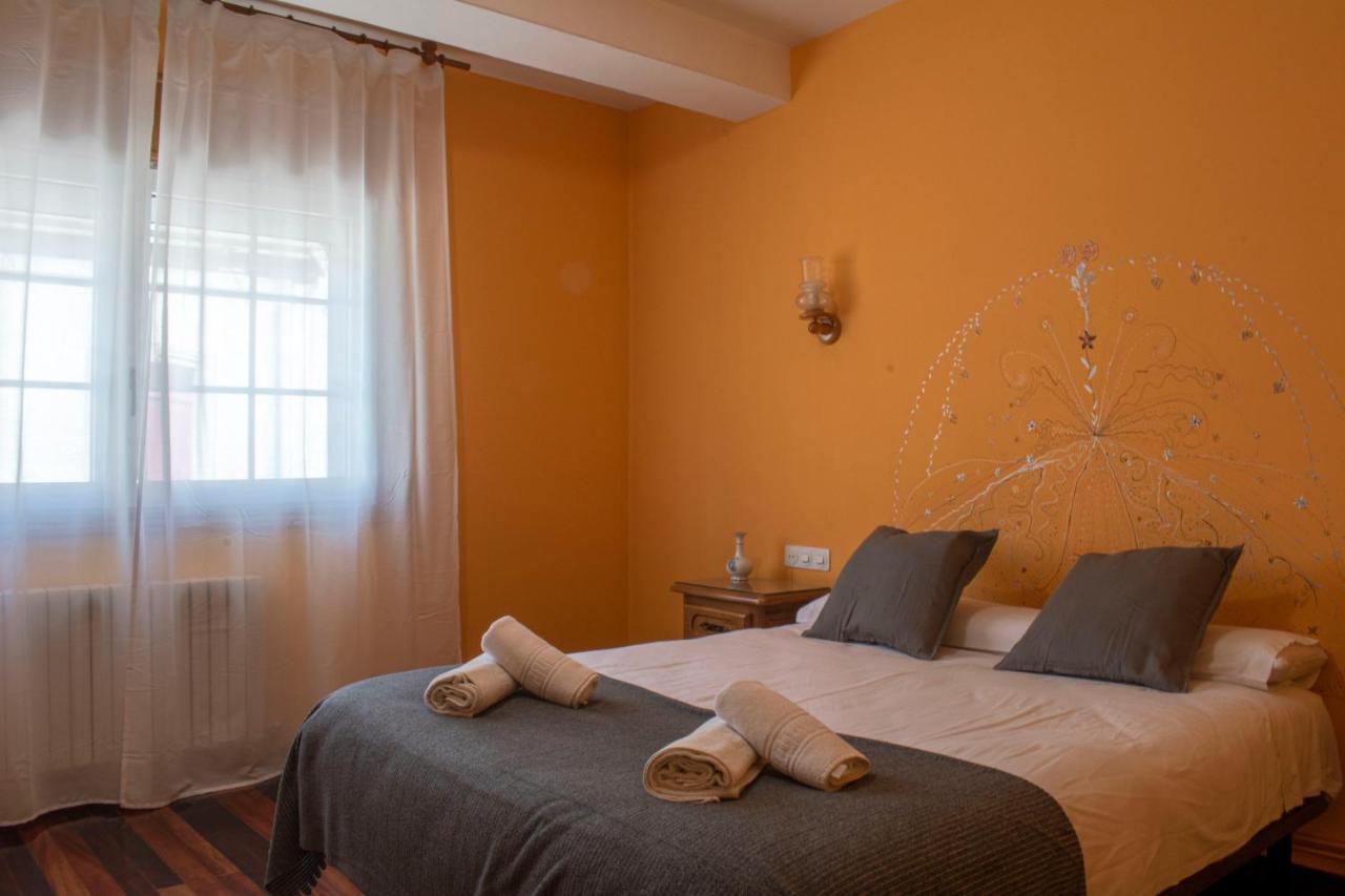 מונפורט דה למוס Hostal Galicia מראה חיצוני תמונה